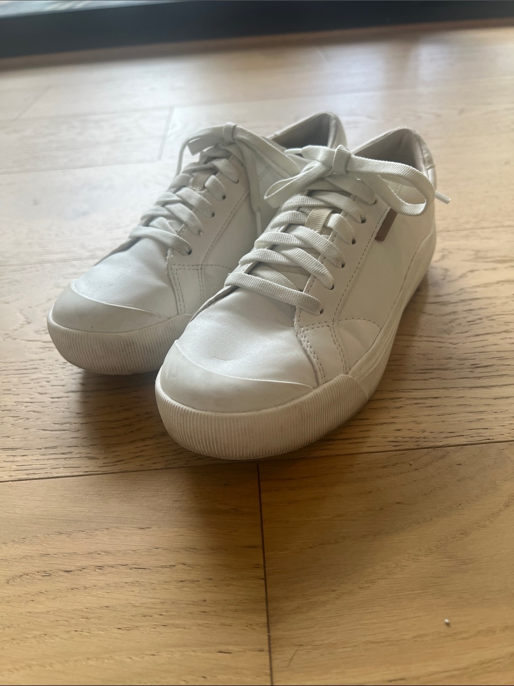 Dr. Scholl's Women's White Low-Top Lace-Up Sneakers